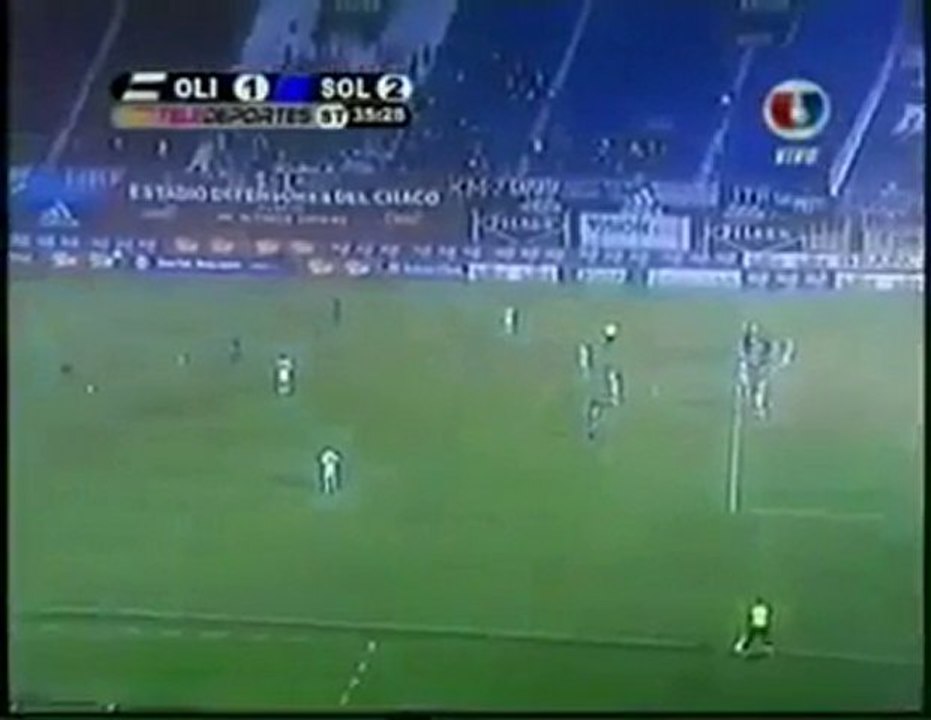 Orta sahadan müthiş gol