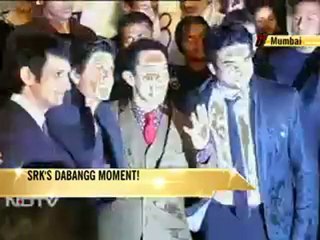 SRK extends olive branch to Salman