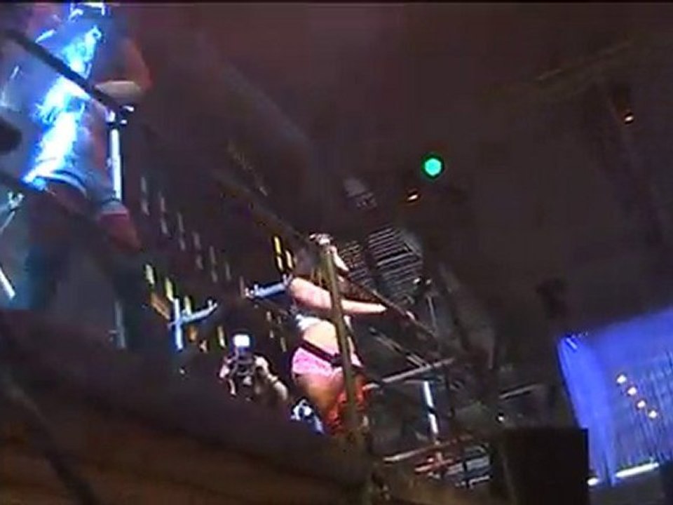 Konsolen-news.net Gamescom 2010 Poisonville Messebabes 2