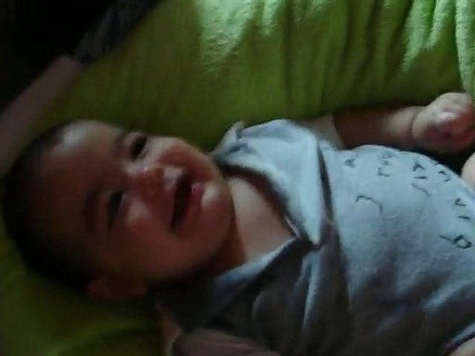mon bébé s'éclate avec sa mamie !