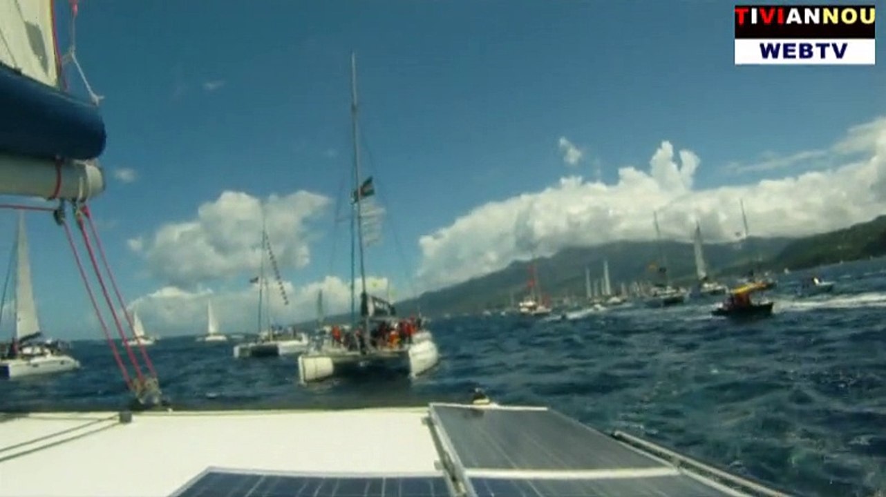 West Indies - Martinique Guadeloupe vue du Bateau