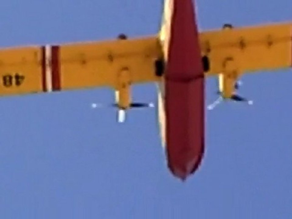 canadaire a l incendi  de moussan le 28 aout 2010