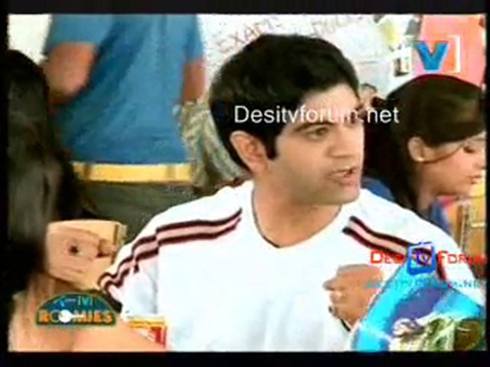 [V] Roomies  - 28th August 2010 - pt4