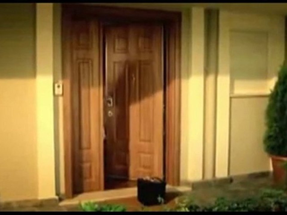 ALİ ATEŞ-ÇEK GİT GÖZÜM GÖRMESİN