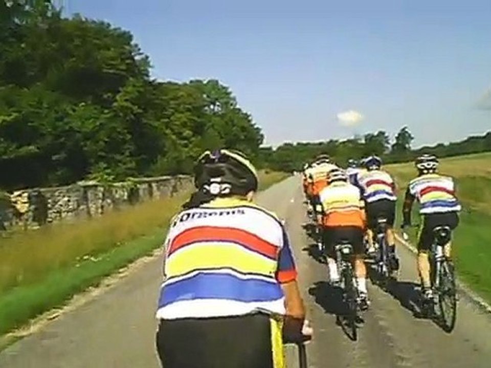 2010 - Sortie Amicale du 28/08/10 - Le peloton UVO sur les routes du Vexin (2)