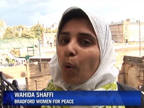 Bottles, stones thrown at British far-right protest