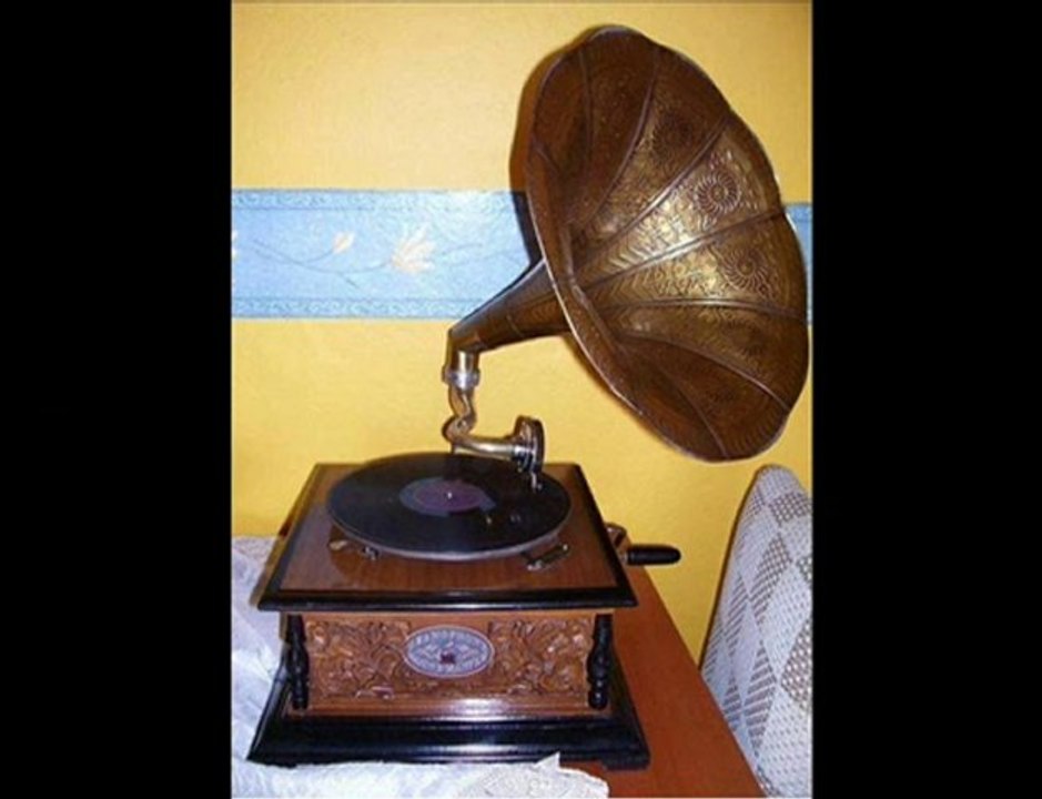 zeki müren sen kimseyi sevemezsin