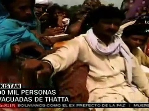 Damnificados de Pakistán intentan volver a sus hogares en e