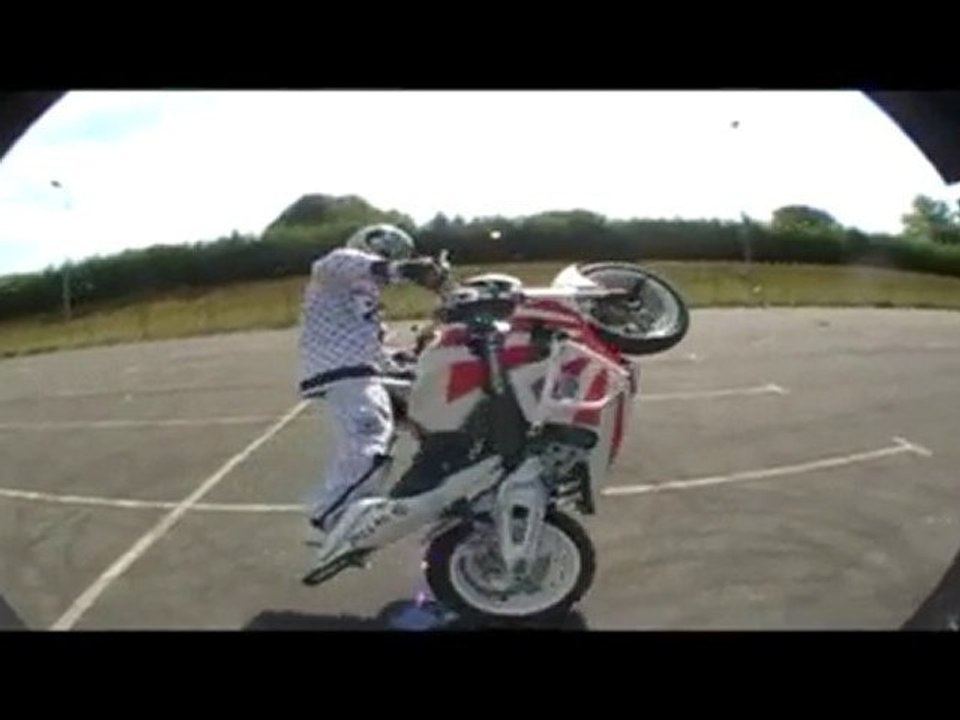 Mike Acrobike's 22 (by Max C. tachyon XC 2010)