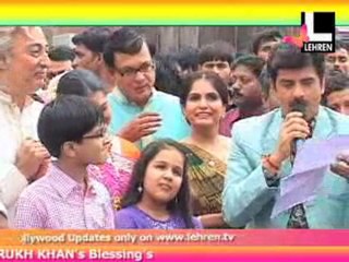 Khichdi Cast Seeks SRK's Good Wishes