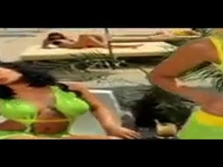 Ustata - S blizaneto idva apetita www.GocmenArsivi.com