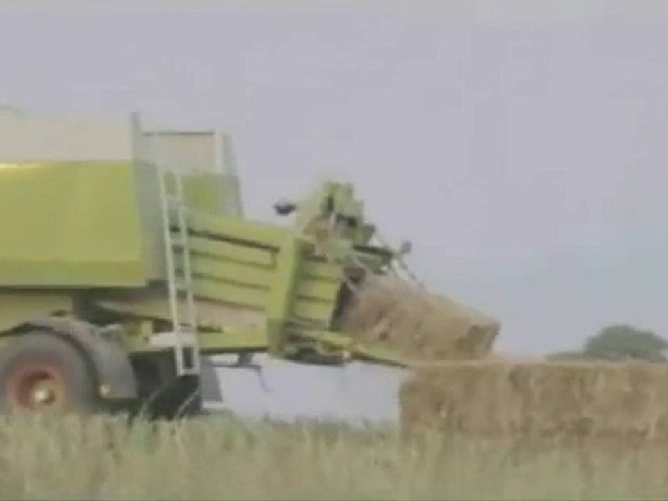 L'homme botte de foin - fun [Buzz]