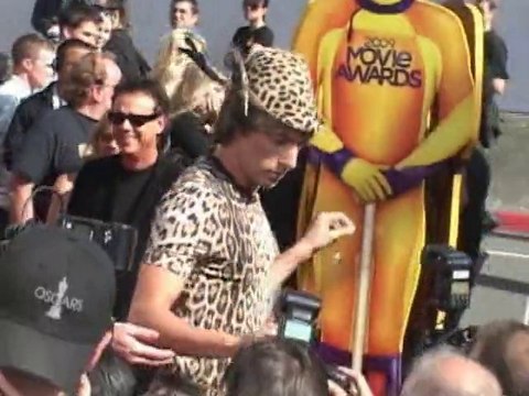 SNTV - Eminem/Bruno stunt staged?