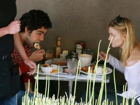 SNTV - Celebs Chow Down