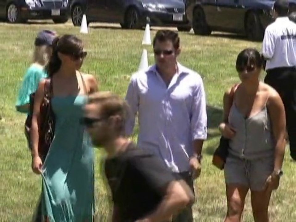 SNTV - Hollywood gives back