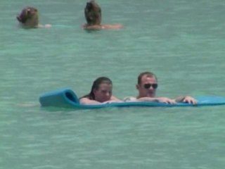 SNTV - The Rooney's Beach Vacay