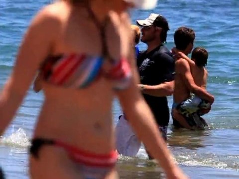 SNTV - Life's a beach for celebs