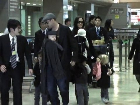 SNTV - Angelina's dancing daughters