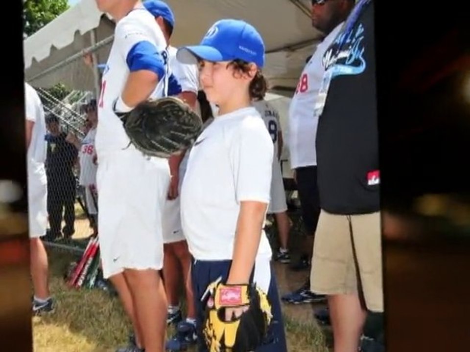 SNTV - The Jonas Brothers at the bat