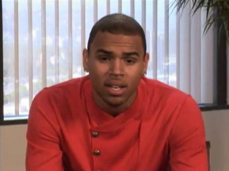 SNTV - Chris Brown issues apology