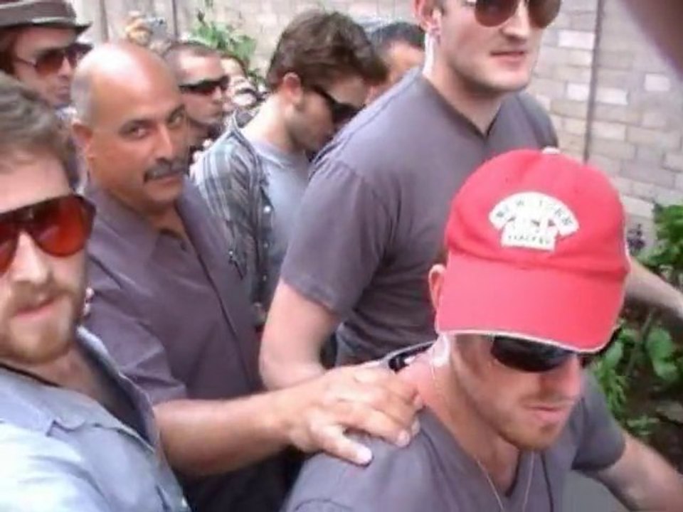 SNTV - Robert Pattinson at Comic-Con