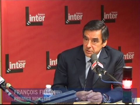 Roms: malgré les critiques, le gouvernement ne flanche pas