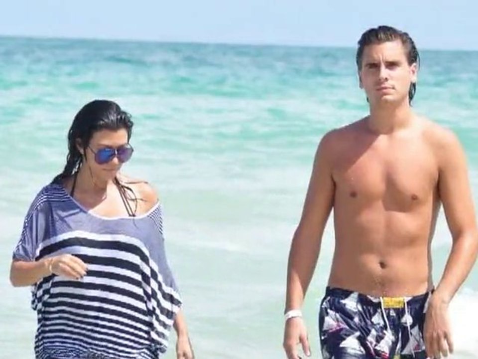 SNTV - How celebs spent Labor Day weekend