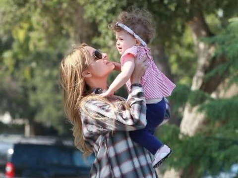 SNTV - Nicole Richie gives birth!