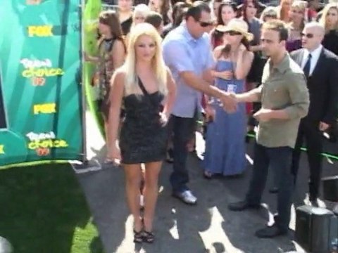 SNTV - Who should be Hef's new wife?