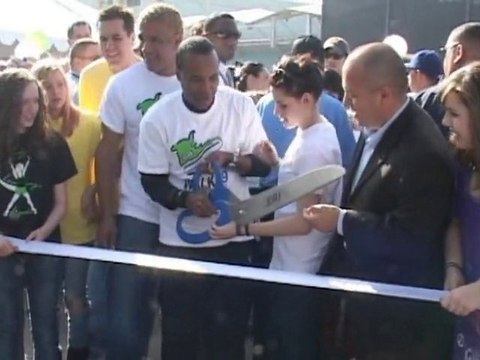 SNTV - Kristen Stewart gives back