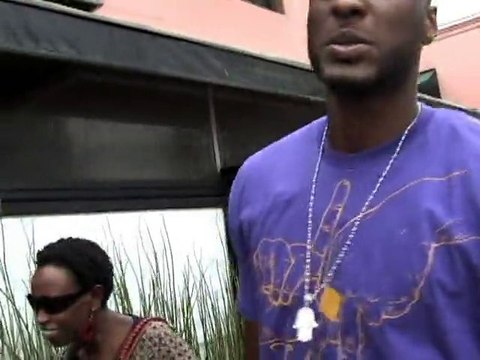 SNTV - Khloe Kardashian ties the knot