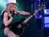 SNTV - Madonna Takes On Letterman