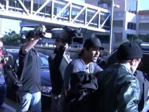 SNTV - Rob and Kristen land in Los Angeles