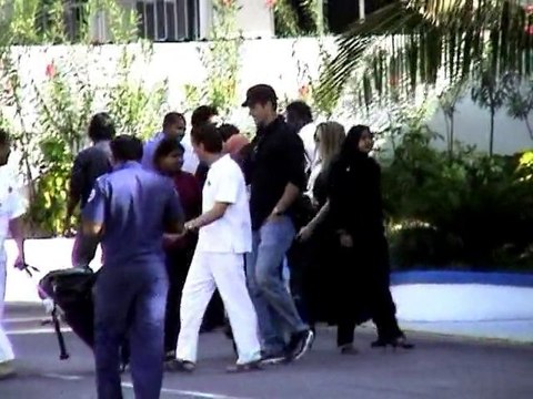 SNTV - Fergie stands by her man