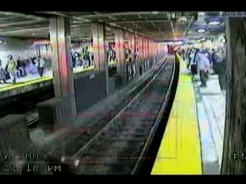 SNTV - Woman avoids train wreck