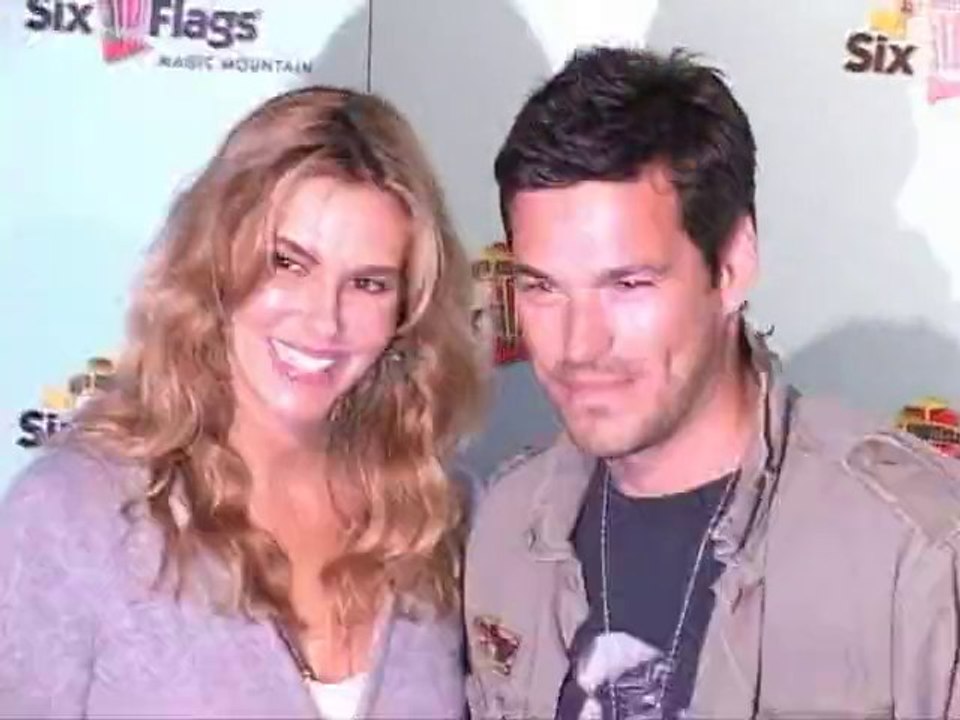 SNTV - LeAnn Rimes fights the giggles