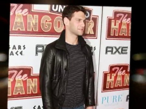 SNTV - Ashley Olsen pounds the pavement