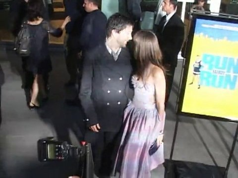 SNTV - David Schwimmer engaged!