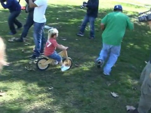 SNTV - Gwen's kid day afternoon