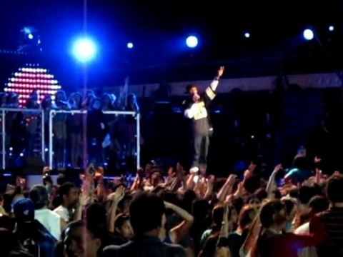 SNTV - Chaos at Justin Bieber concert