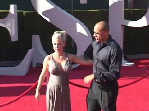 SNTV - Stars and their sporty men