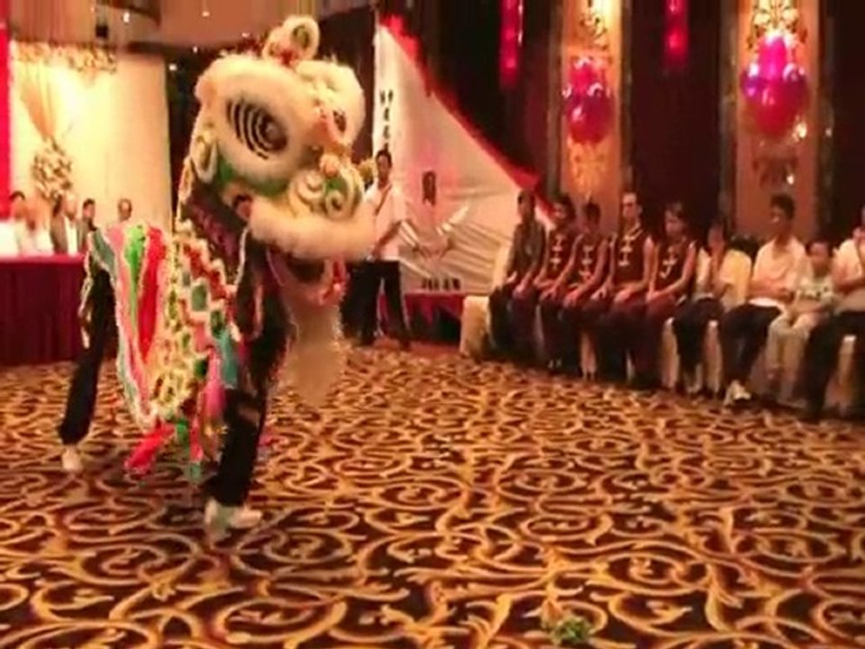 Human Mobile Stage 54L, 2010 Chau Lung Banquet, Lion Dance