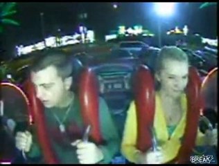 Son mec pleure dans une attraction à sensation !