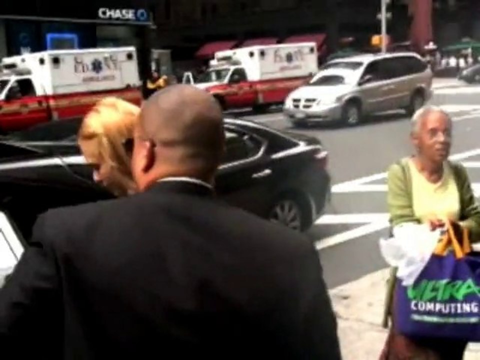 SNTV - Celebs go red