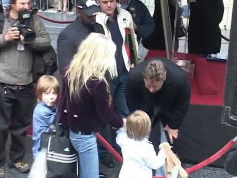 SNTV - Crowe gets his star