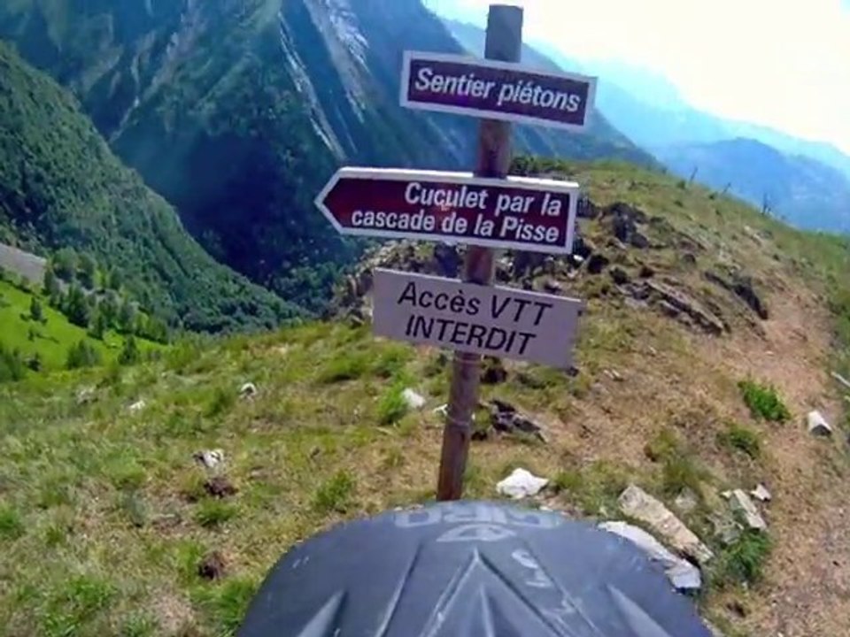 How to ride with Antoine Castel