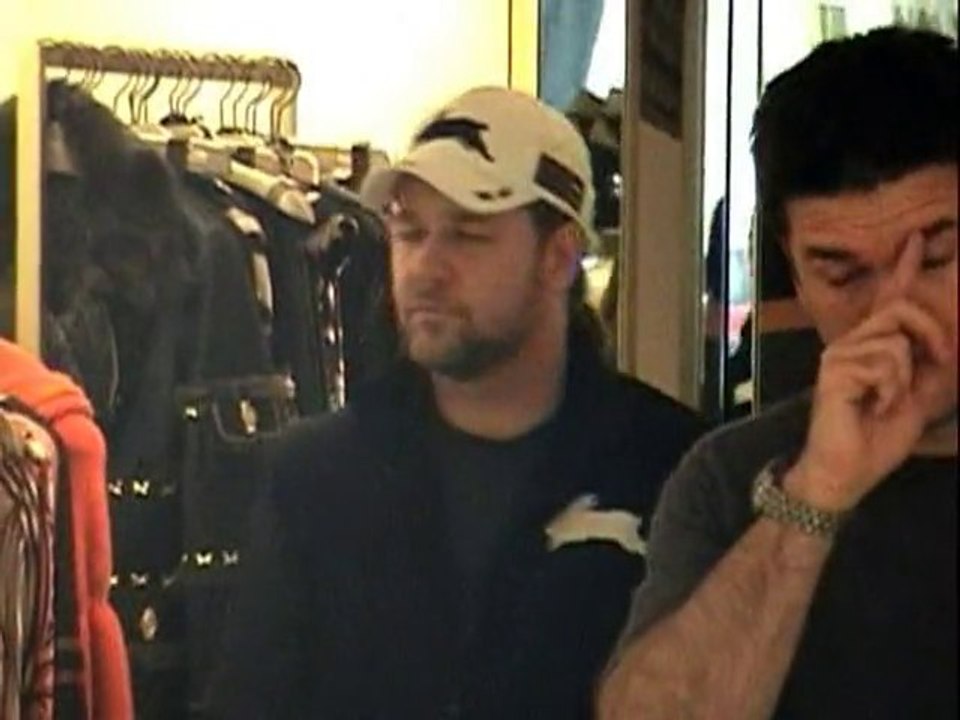 Russell Crowe walks out mid Interview