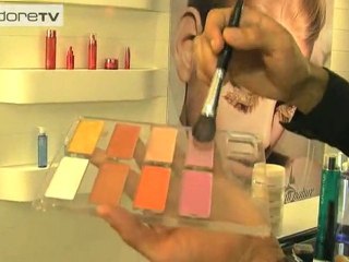 Make-up longue tenue : les yeux et la bouche