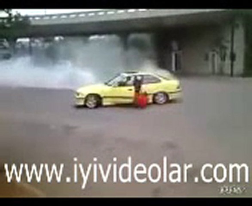 Drift Yapayım Derken Canından Oluyordu www.iyivideolar.com