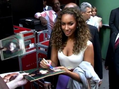 SNTV - Les Drôles de Filles de Simon